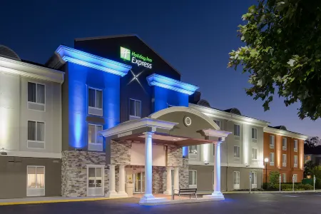 Holiday Inn Express & Suites Philadelphia - MT. Laurel Отели рядом с достопримечательностью «Фунплекс»