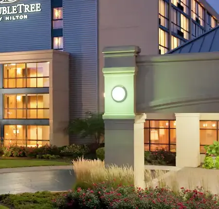 DoubleTree by Hilton Hotel Chicago - Arlington Heights