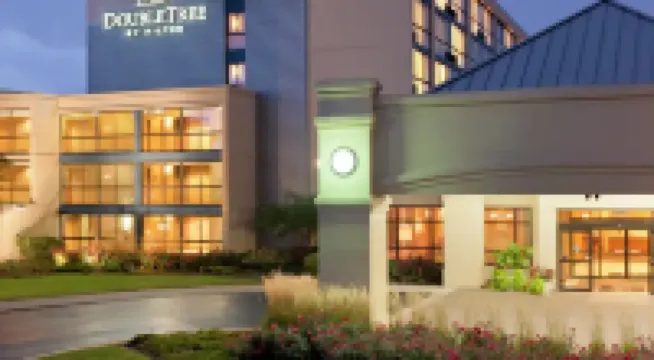 DoubleTree by Hilton Hotel Chicago - Arlington Heights Hotels in 