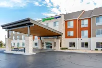 Holiday Inn Express & Suites Chicago West - ST Charles Hôtels à : Wayne Township