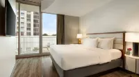 Twelve Midtown, Autograph Collection - balcone