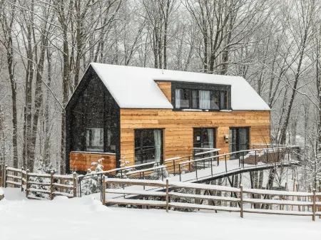 The Chatwal Lodge Отели рядом с достопримечательностью «בית האורחים Beis Heoirchem»