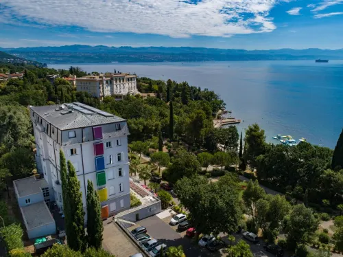 Hostel Link Отели в г. Ловран