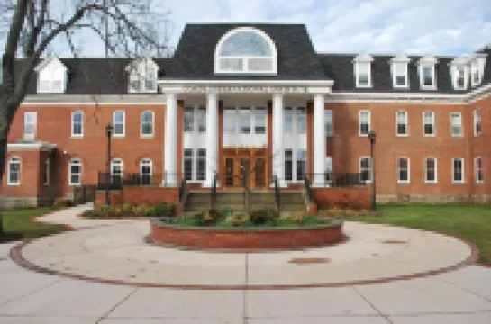 アンティゴニシュ エバーグリーン イン