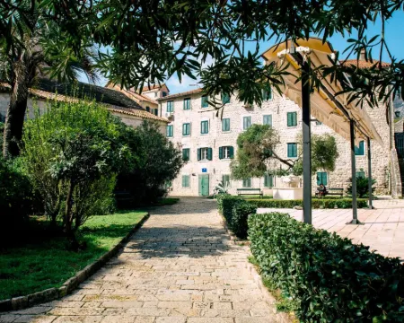 D & Sons Apartments Hotels in Kotor