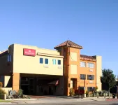 Ramada by Wyndham Culver City Các khách sạn ở Thành phố Culver