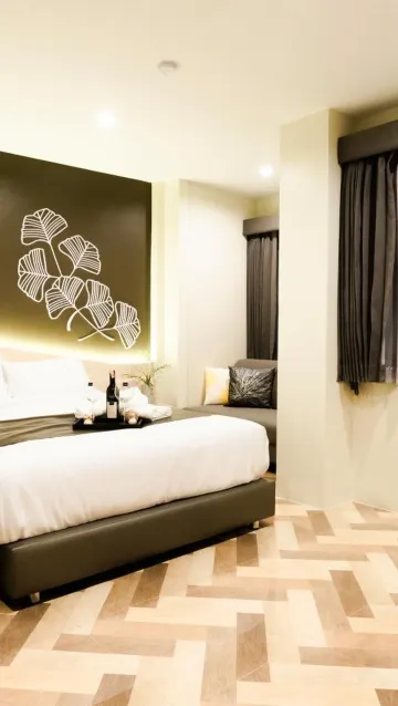 ห้องดีลักซ์ เตียงใหญ่ 1 เตียง