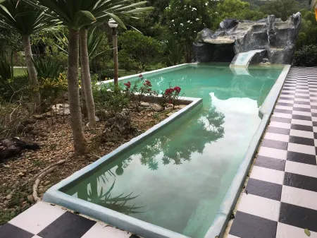 Baanraisooksangchan Отели рядом с достопримечательностью «Kaeng Krachan Dam Electric»