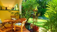 Villa Marine Holiday Apartments Cairns Hotels in Yorkeys Knob