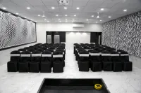 โรงแรม พาราเมาท์ อินน์