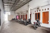 RedDoorz Syariah Near Jatisampurna Hospital Hotel a Jatiasih