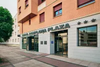 Hotel Pamplona Plaza Hotel berhampiran University of Navarre: Library