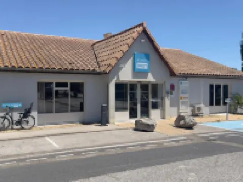 Hôtel Kyriad Direct Montpellier Saint Jean de Vedas La Peyriere エローのホテル