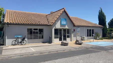 Hôtel Kyriad Direct Montpellier Saint Jean de Vedas La Peyriere Отели рядом с достопримечательностью «Observatoire»