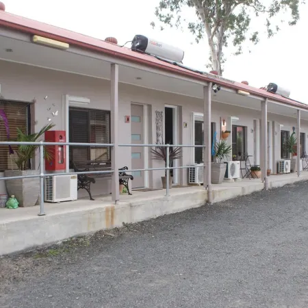 Riverside Motel