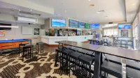 Coachman Hotel Motel - bar