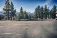 Motel 6 Mammoth Lakes, CA - parking