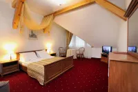 Универсал Отели рядом с достопримечательностью «Telegraph»