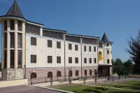 Onegin Hotel-Restaurant Complex