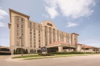 Hampton Inn & Suites Kansas City-Country Club Plaza