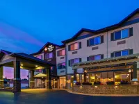 Best Western Plus Vineyard Inn  Suites Hotels in Yates County