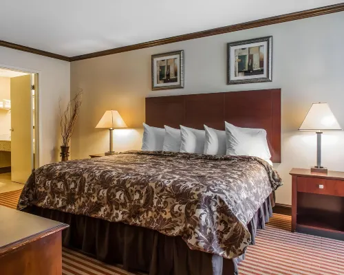 Rodeway Inn & Suites Hotels in Enfield