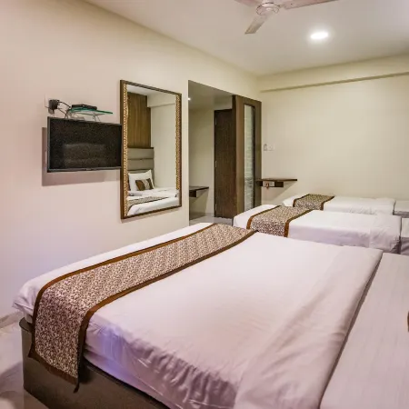 Hotel Central Park Отели в г. Улхаснагар