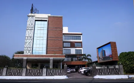 Anukulas Residency - Vellore Отели рядом с достопримечательностью «Технологический институт Веллуру»