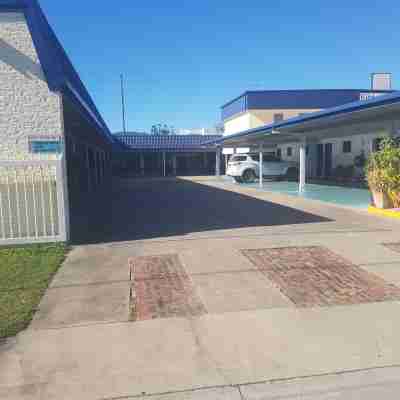 Y Motels Rockhampton Hotel Exterior