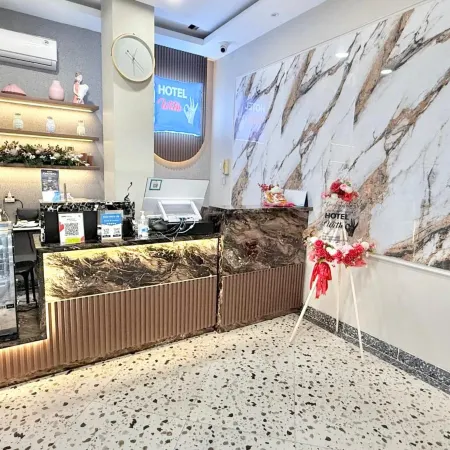 Hotel With OK Отели рядом с достопримечательностью «Площадь Atrium»