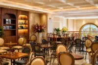 MOONLIGHT Hotel - City CENTER near Dragon Bridge, High floor with City View, River View - bar