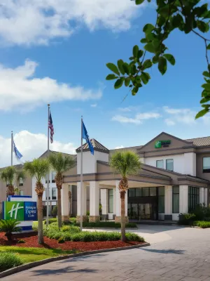 Holiday Inn Express & Suites New Orleans Airport South Hotels in 