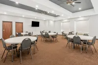 La Quinta Inn & Suites by Wyndham Guthrie Hotels in Guthrie
