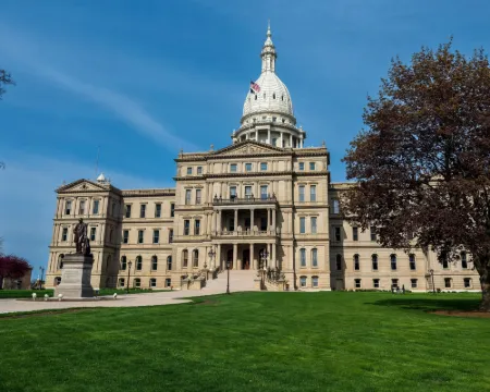 AC ホテル ランシング ユニバーシティ エリア ランシングのホテル