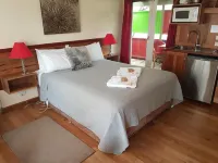 Adamsons Riverside Accommodation Hotels in Gracetown