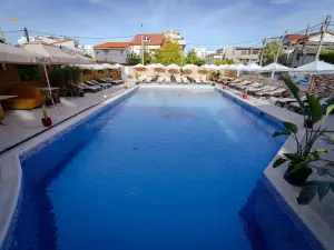 Almar Luxury
