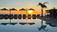 Midenza Seaside & Nature Retreat - Pool