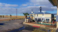 Days Inn & Suites by Wyndham Braunig Lake