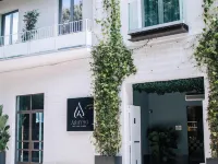 Arryvo Hotel Hotels near Teatro Apollo