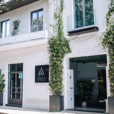 Arryvo Hotel