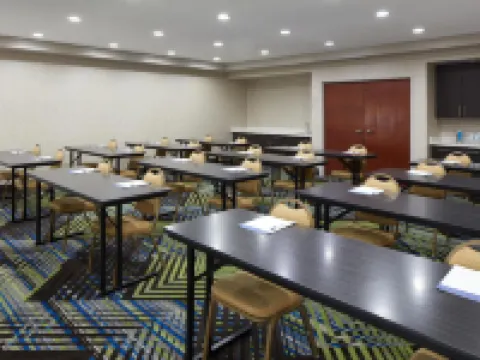 智選假日套房酒店阿什維爾的比爾特摩廣場購物中心 阿什維爾酒店