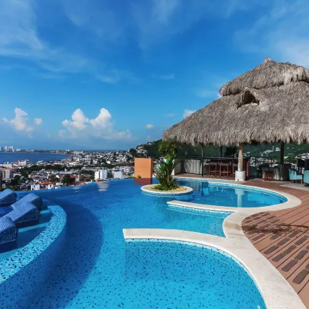 Pinnacle Resorts 220