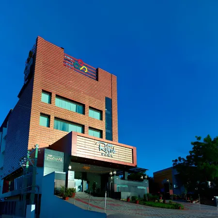 Hotel Palmyra Grand Suite Отели в г. Тирунелвели