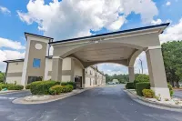 Baymont by Wyndham Creedmoor Hotel a Tally Ho