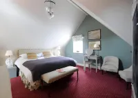 The Stag and Huntsman at Hambleden Hotels in Pishill with Stonor