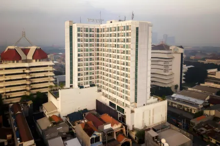 The Square Surabaya Hotel
