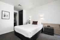 Tyrian Serviced Apartments Fitzroy - balcony