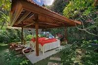 Febri's Hotel & Spa - parking