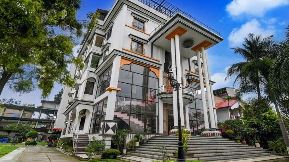 Collection O Jalpaiguri Formerly Greater Kailash