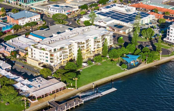 Riverside Apartments & Hotel